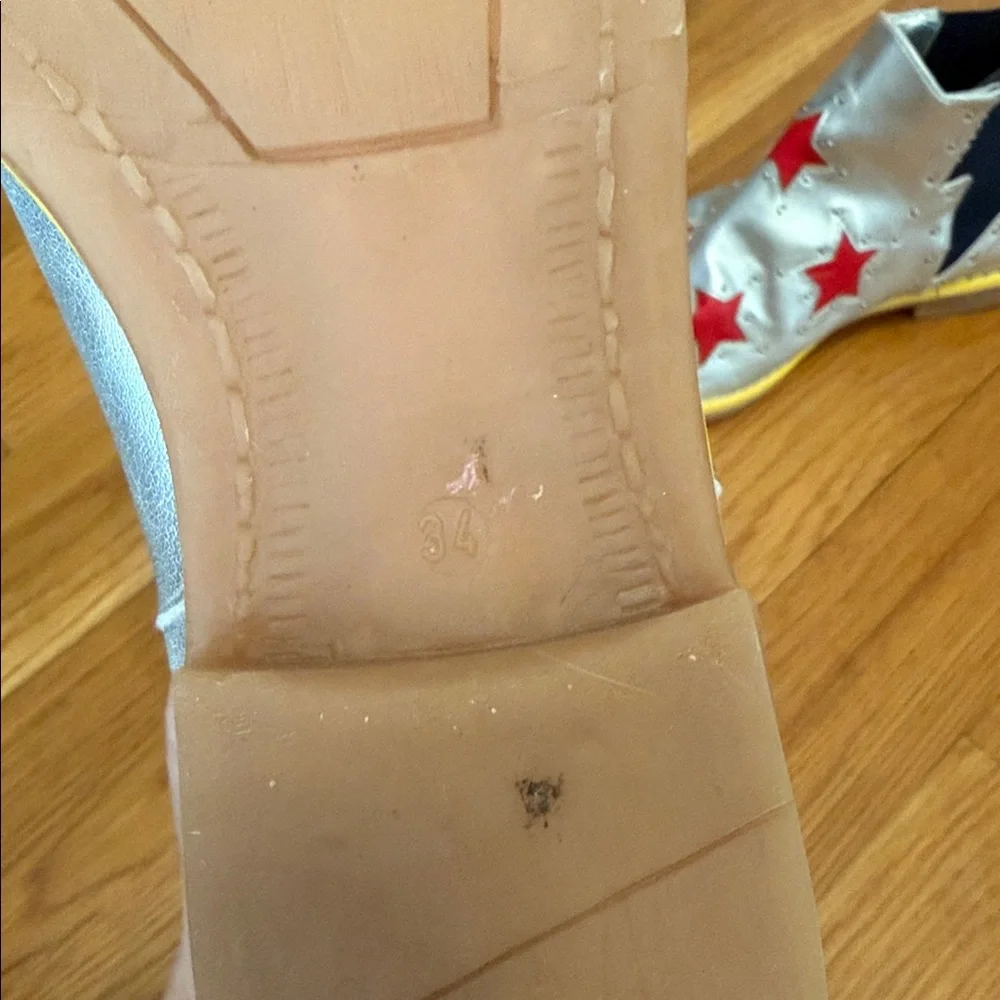 Stella McCartney Silver Boots with Red Stars - Picture 3 of 4